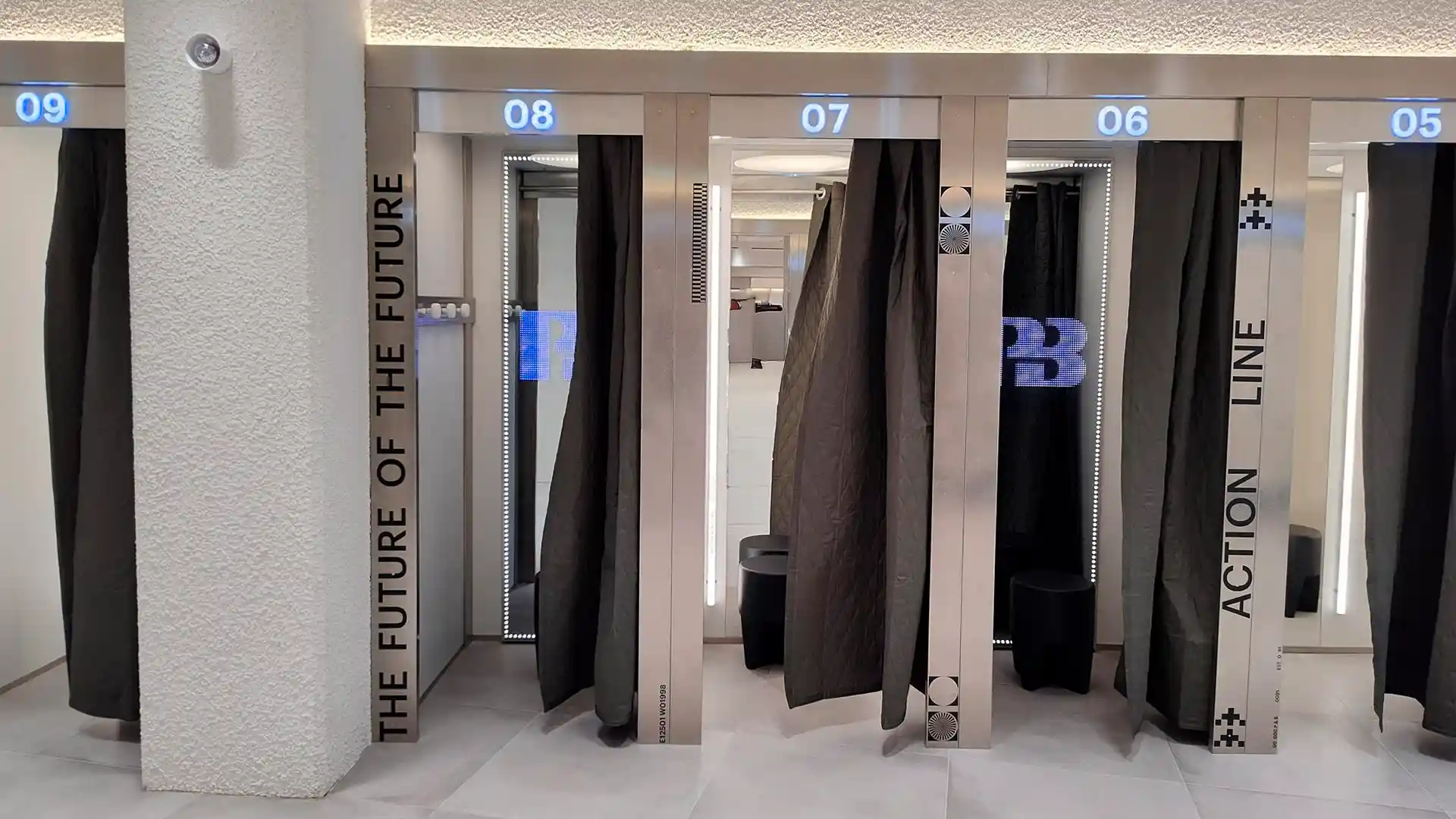 Smart fitting rooms technology with real-time product availability display at Pull&Bear Oxford Street.