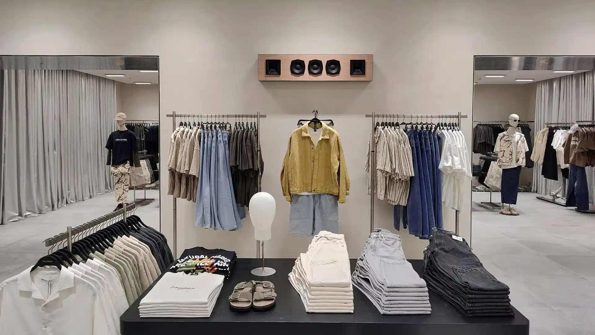 Architectural audio system integrated into the retail space at Pull&Bear Oxford Street.
