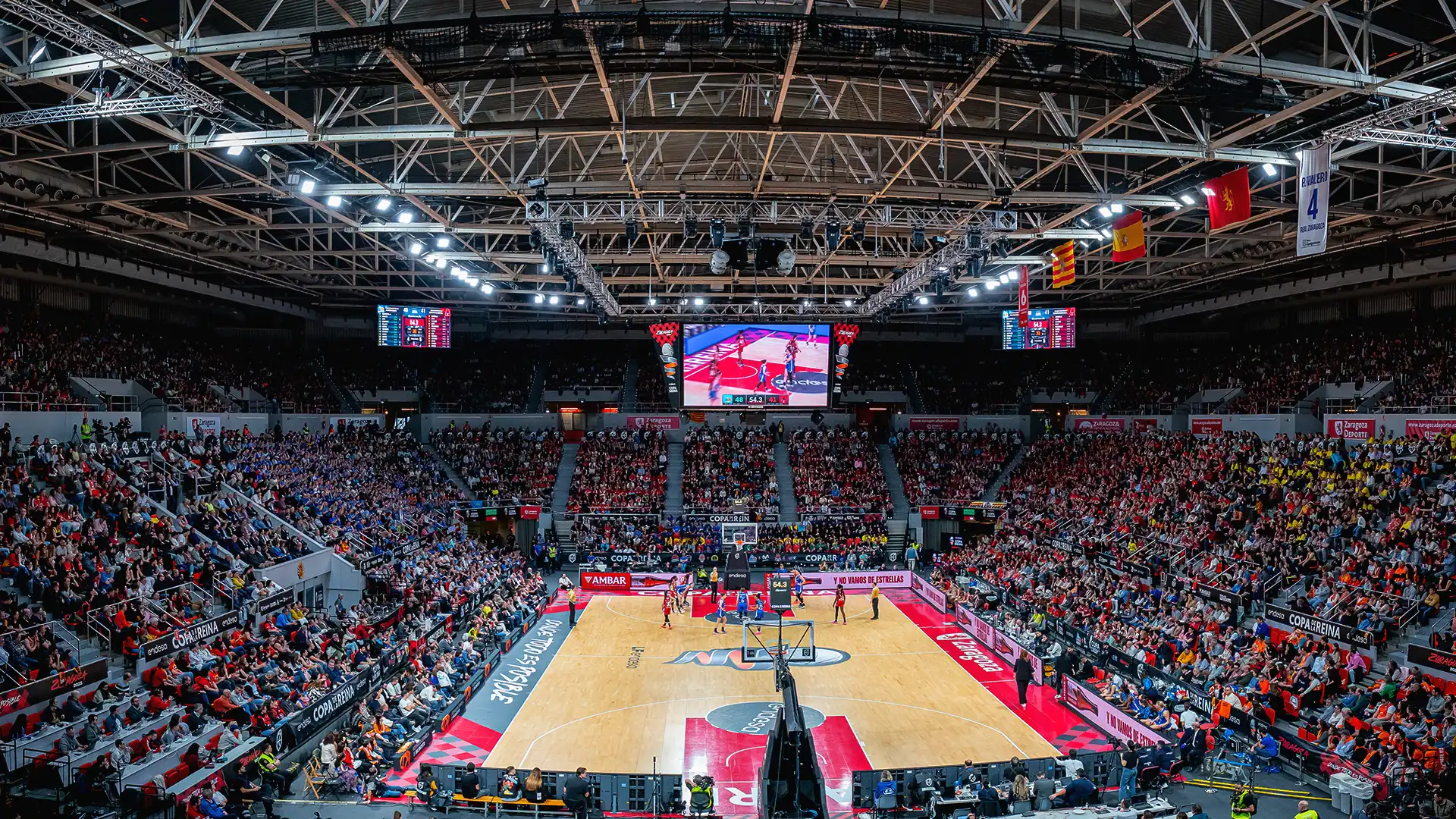 Instalación audiovisual TRISON Yellowbricks en la Copa de la Reina 2025 de Zaragoza