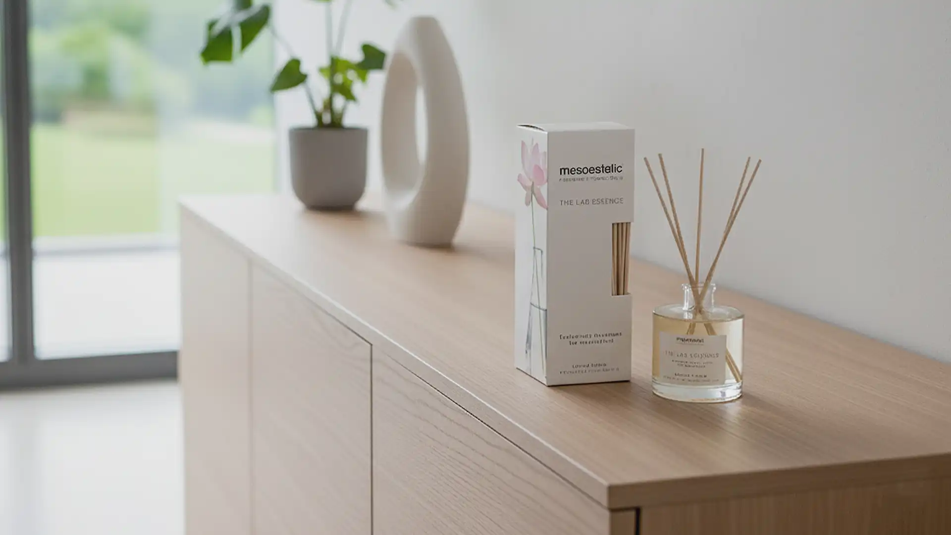 Close-up of the aromatic mikado diffuser reflecting Mesoestetic’s refined and professional identity.